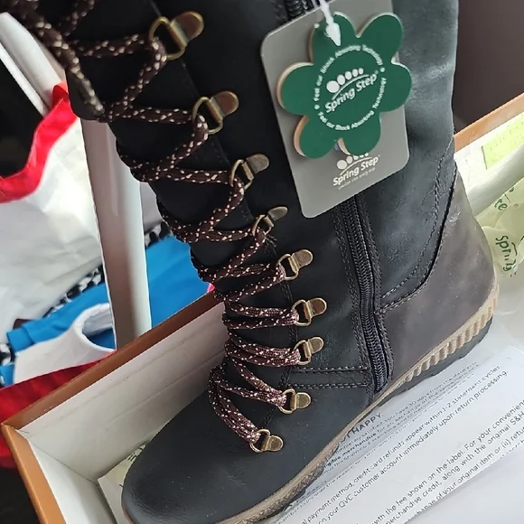 Spring Step Black and Brown Winter Boots - Picture 6 of 10